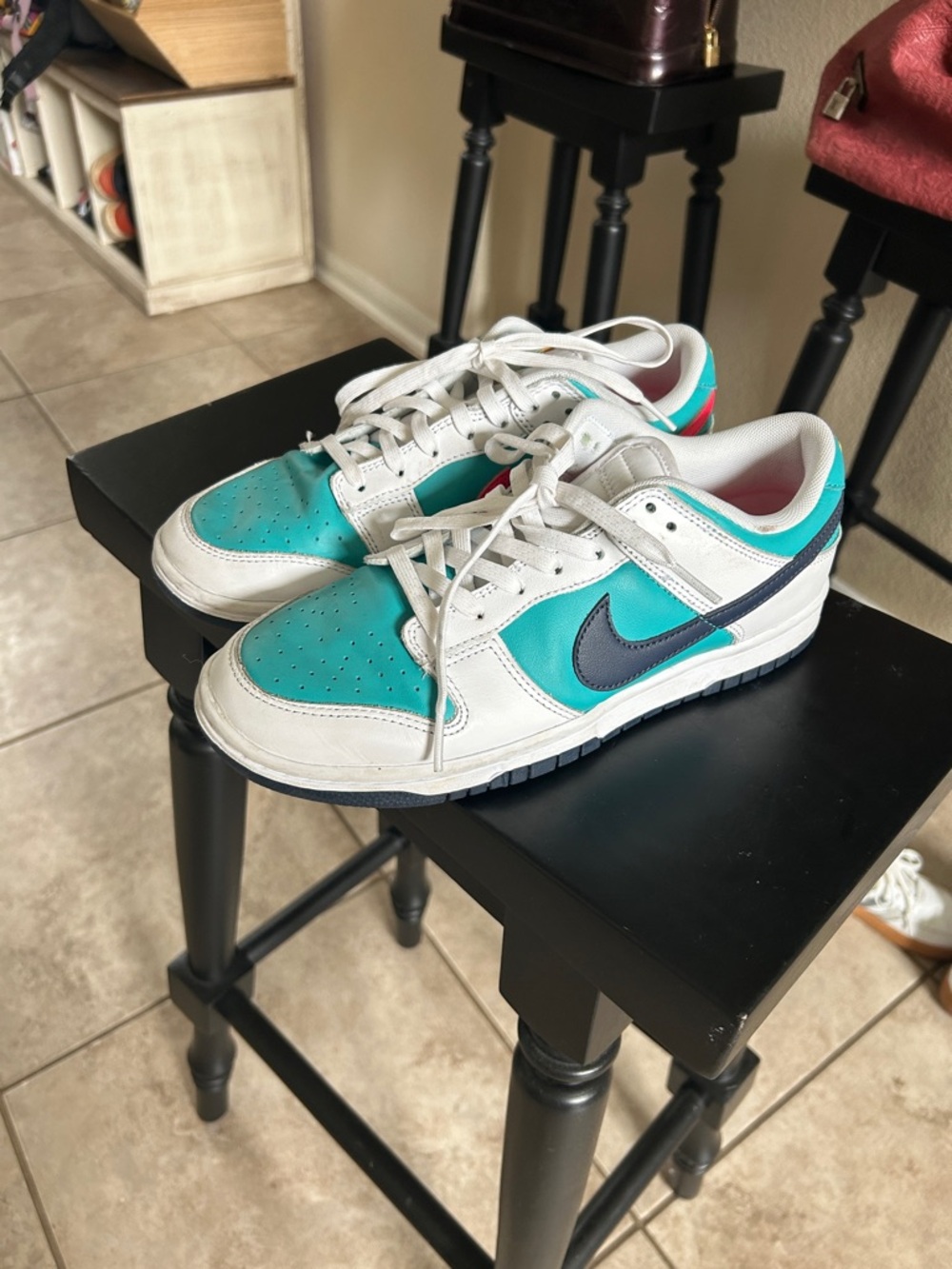 Nike Turquoise & White Low-Top Sneakers with Navy Swoosh 8.5